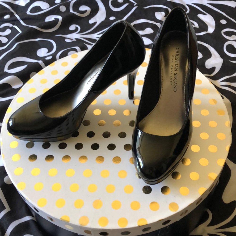 Black patent leather pumps